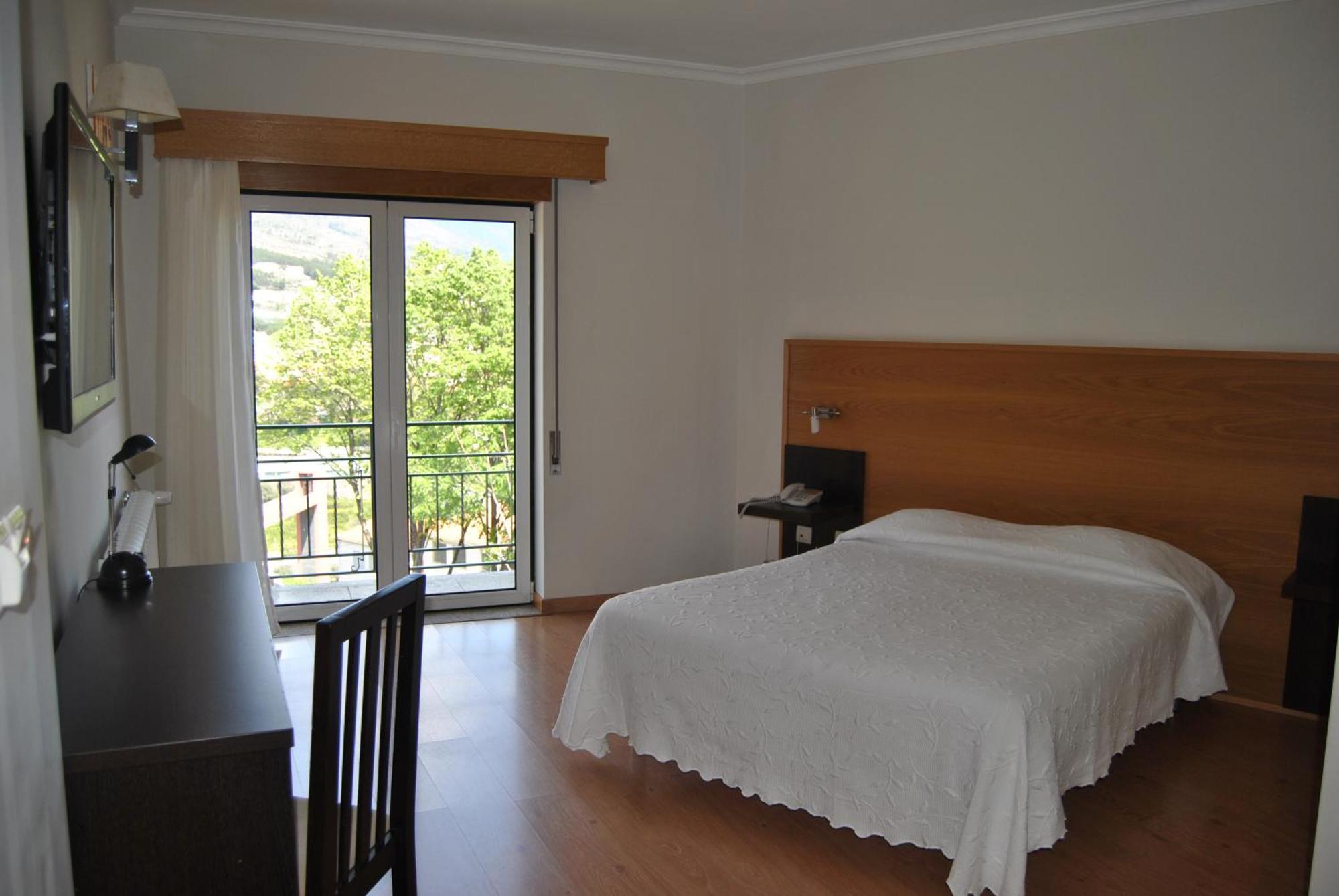 Hotel Covilha Jardim Chambre photo